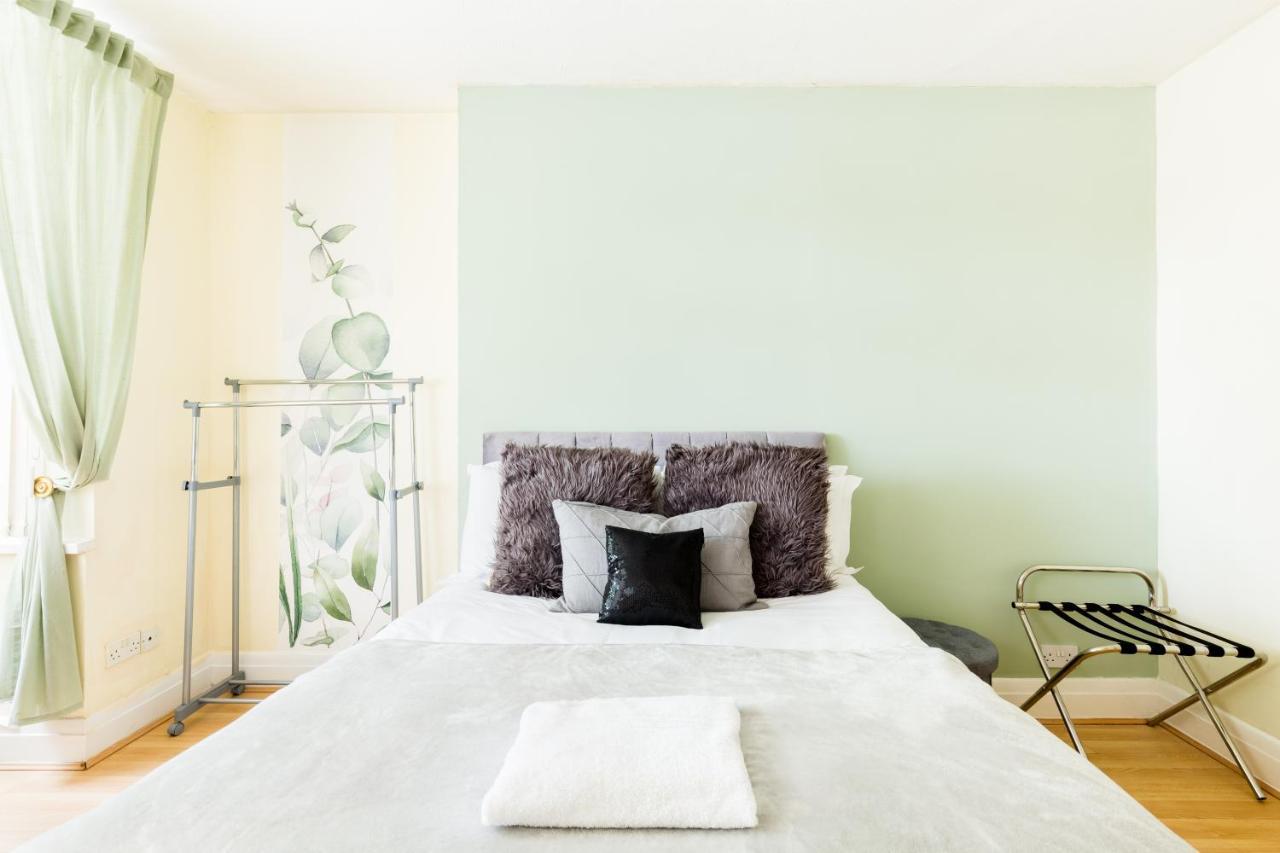 Beautiful 6 Bedroom House For 17 Guests Next To Edgbaston Stadium Birmingham Extérieur photo