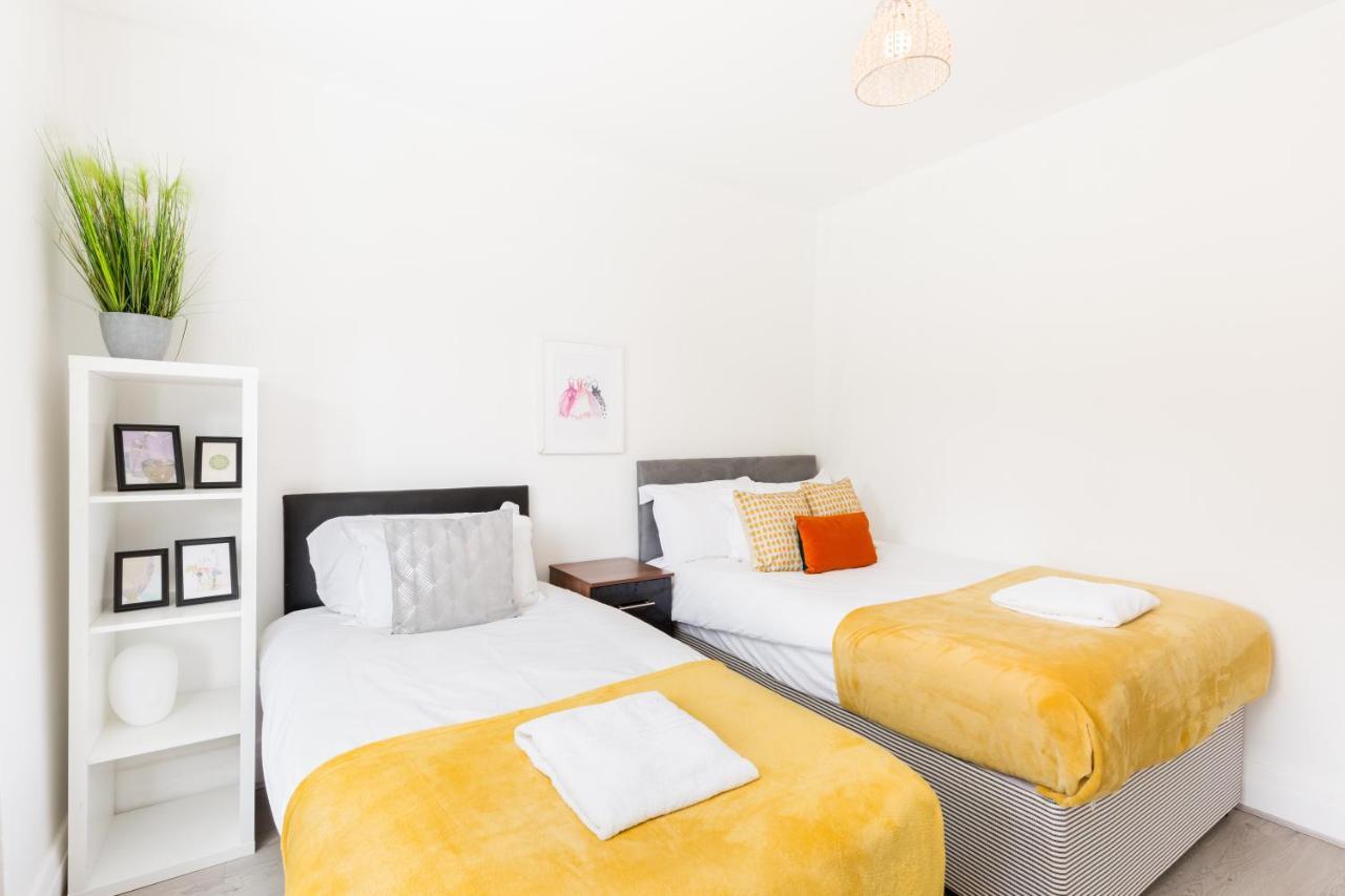 Beautiful 6 Bedroom House For 17 Guests Next To Edgbaston Stadium Birmingham Extérieur photo